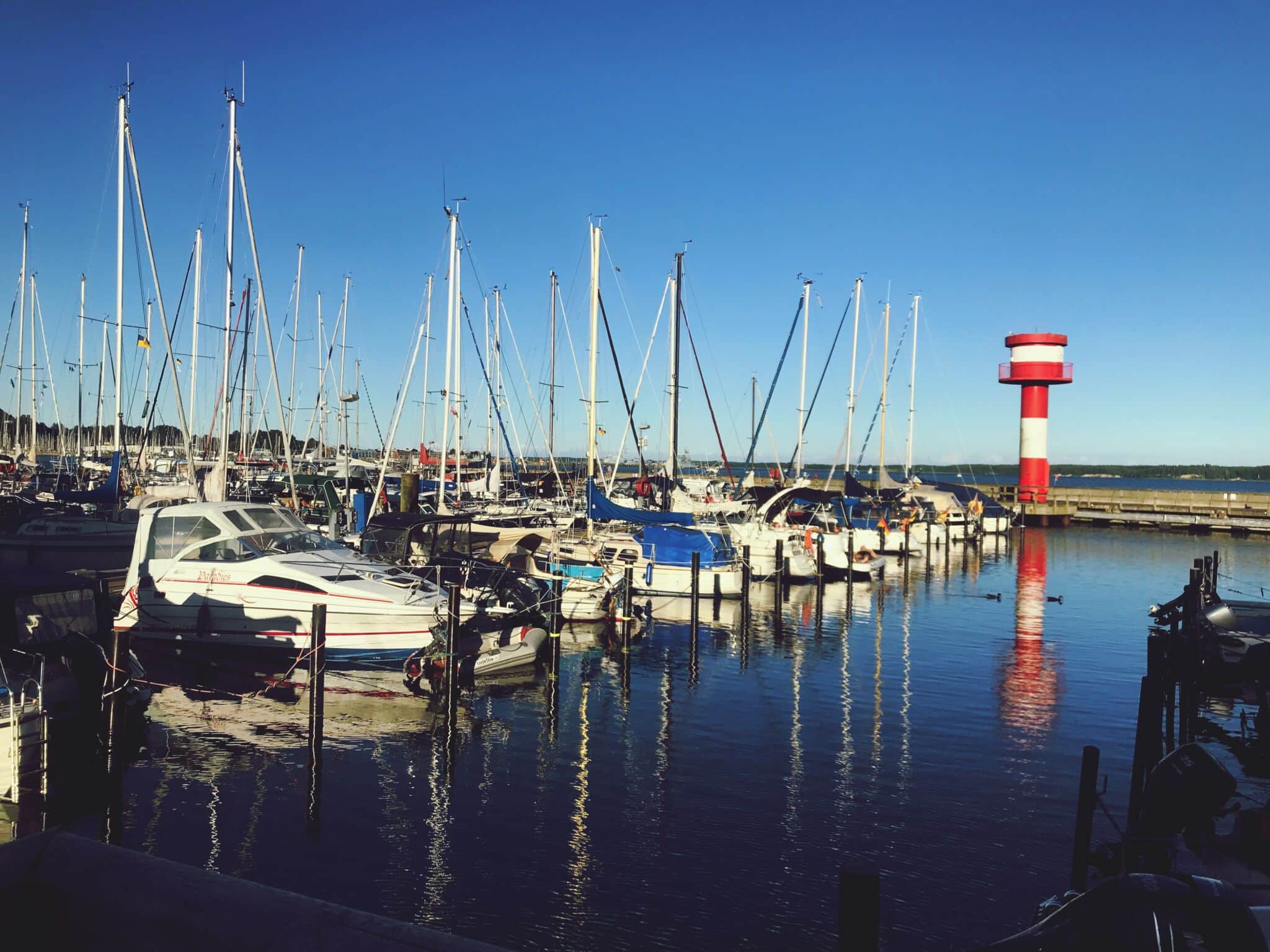 Sefelhafen mit Leuchtturm